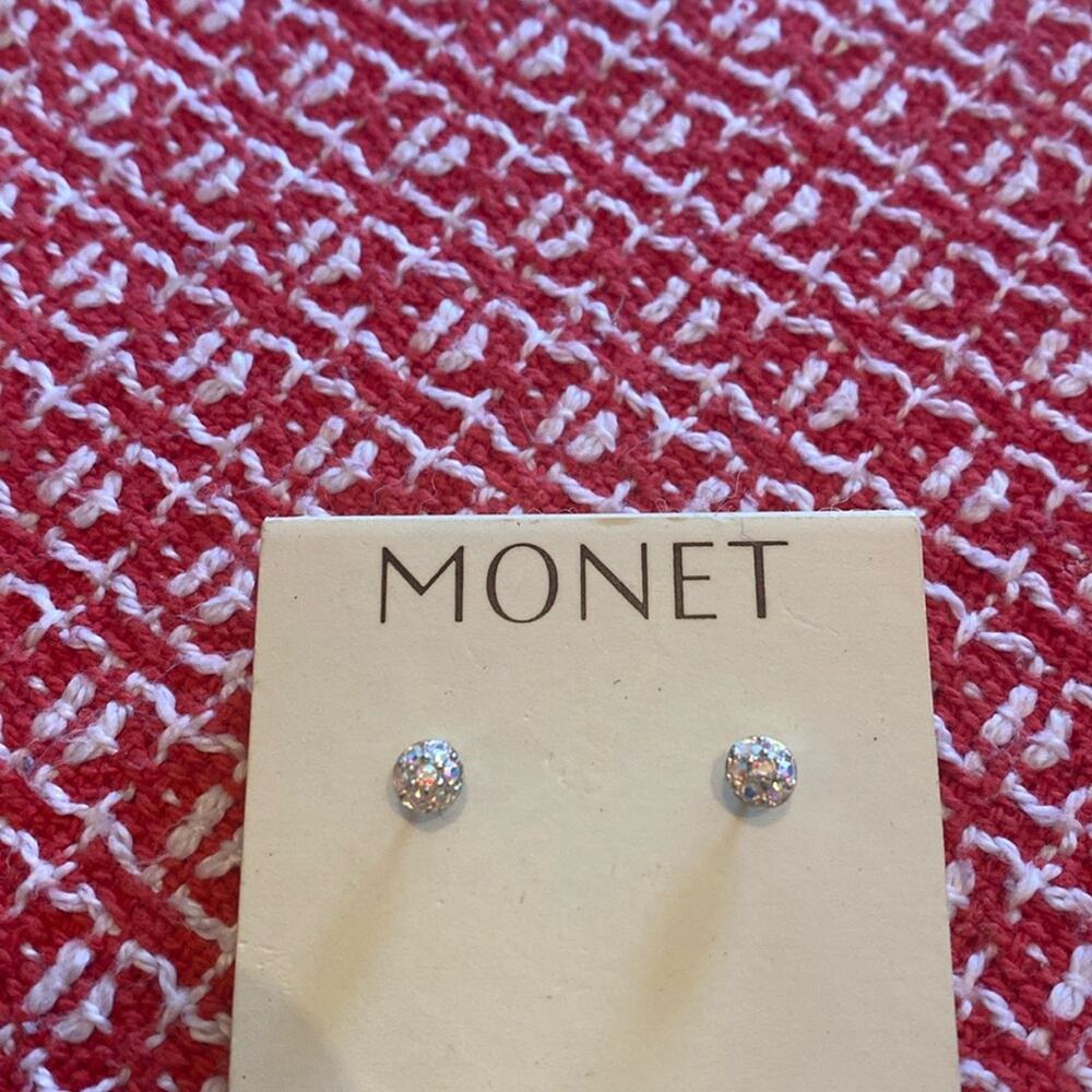 Monet NWT ROUND multi color sparkle stud earrings